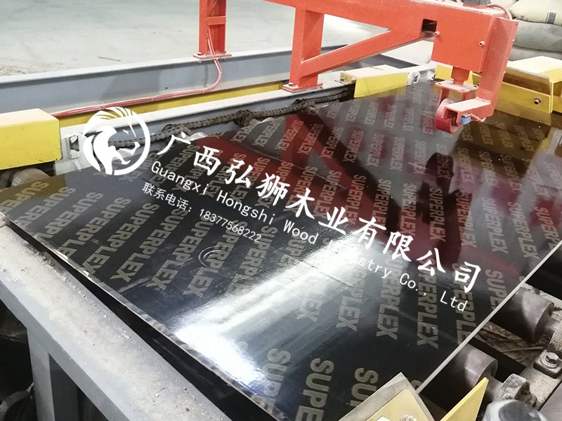 專業(yè)建筑模板生產流程